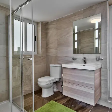 Elegantly Furnished Villa Heated Pool *
