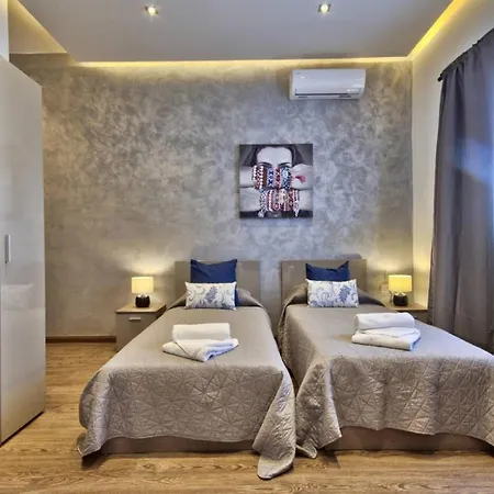 Villa Elegantly Furnished Villa Heated Pool *